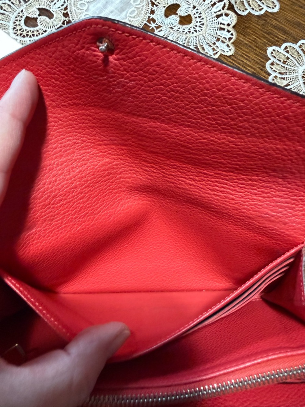 Louis Vuitton Rose Pink Sarah Wallet in Pebbled Leather - Picture 3 of 10